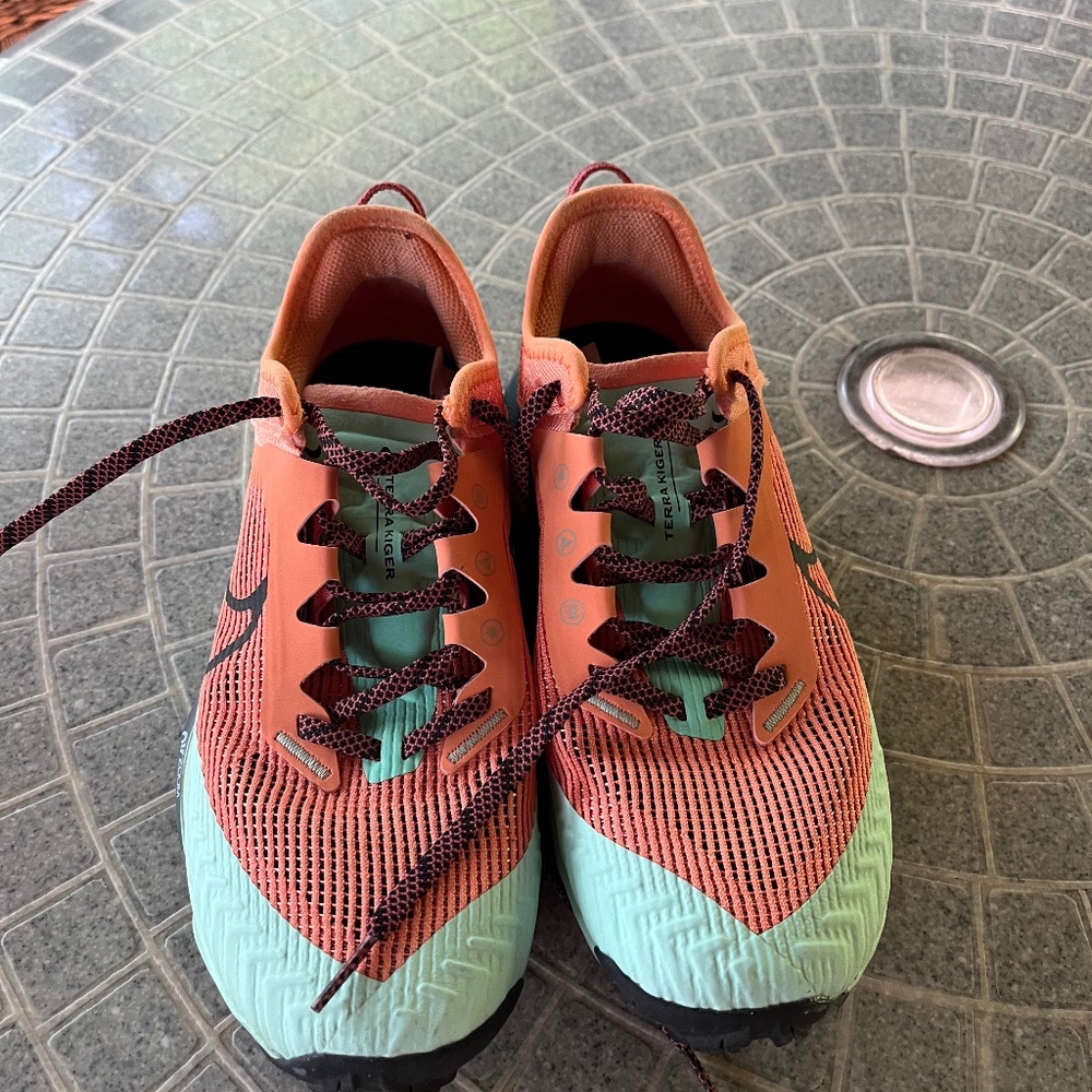 Women’s Nike Trail Sneakers 7.5